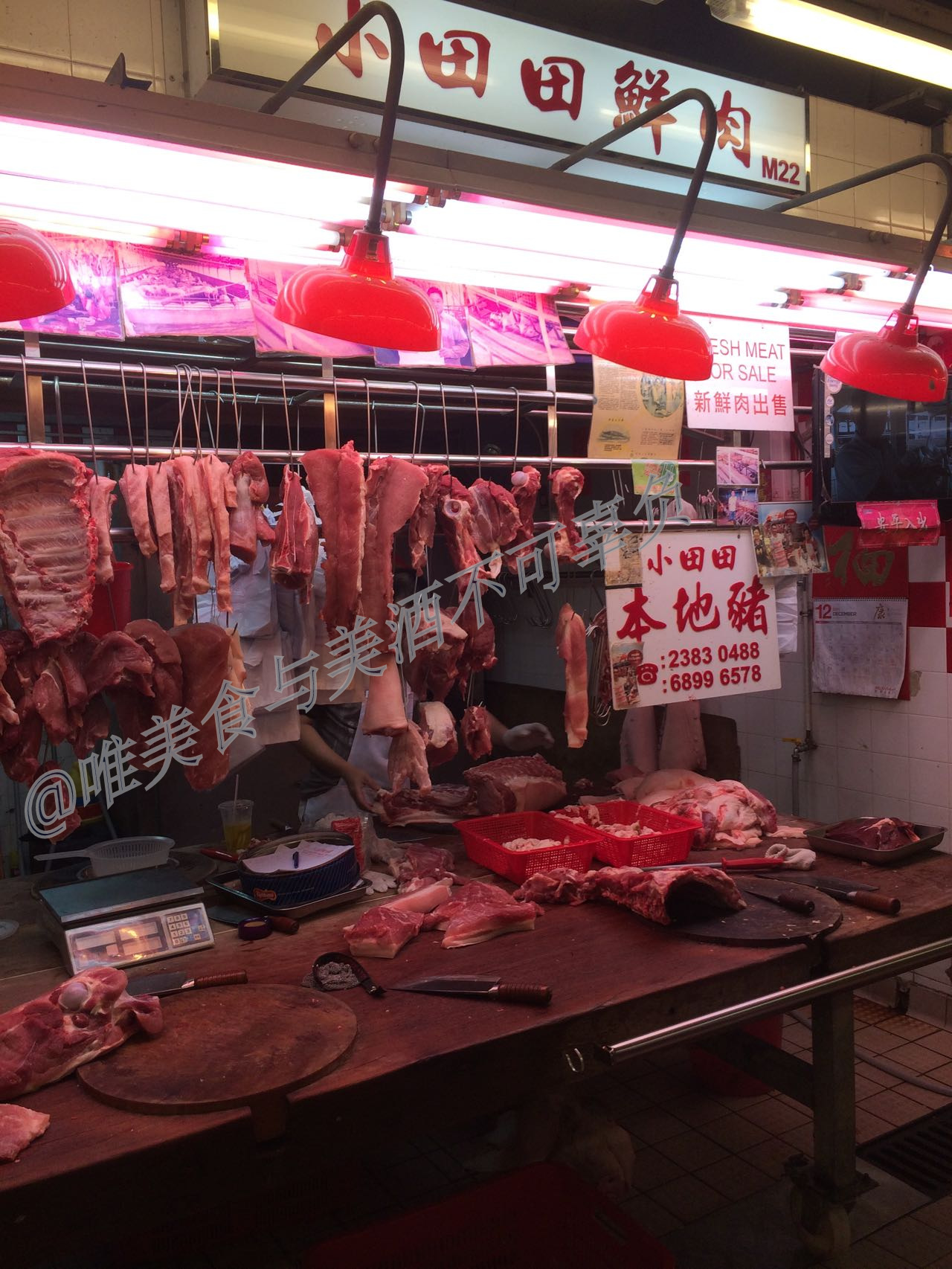 逛香港街市，买蔬菜生鲜，还有美味烧腊、蚝豉干贝，以及人间烟火