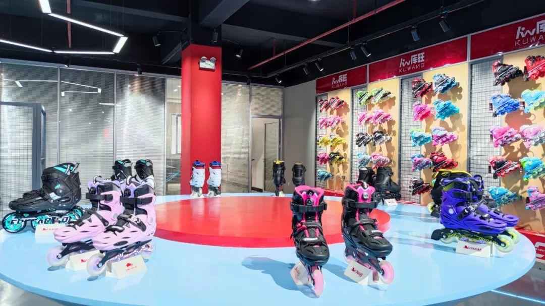 “中国红”轮滑鞋，肇庆大旺制造闪耀冬奥