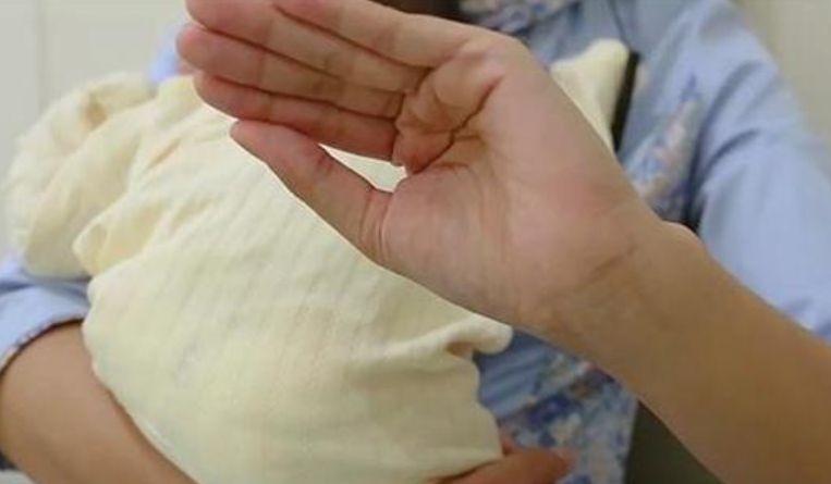 宝宝难受妈妈感同身受,百天之后宝宝还会肠胀气吗