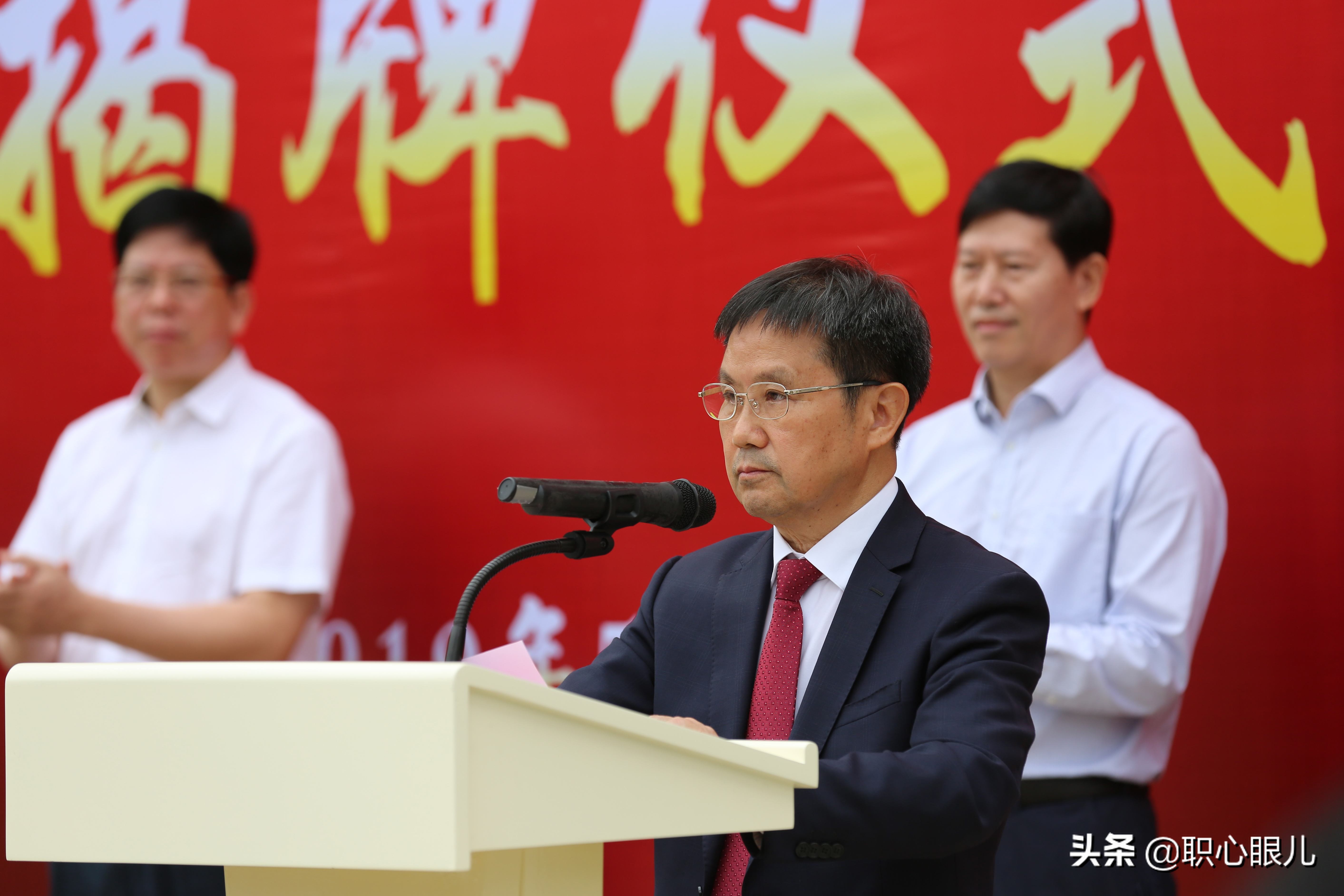 广西50岁大叔不靠父母帮买房子,广西40岁大叔买房