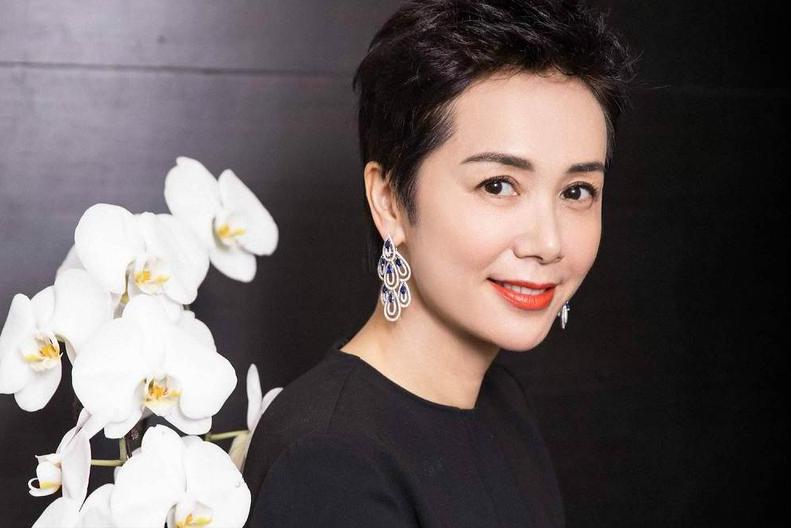 蒋雯丽事件是真实的吗,年轻貌美又风情万种的蒋雯丽