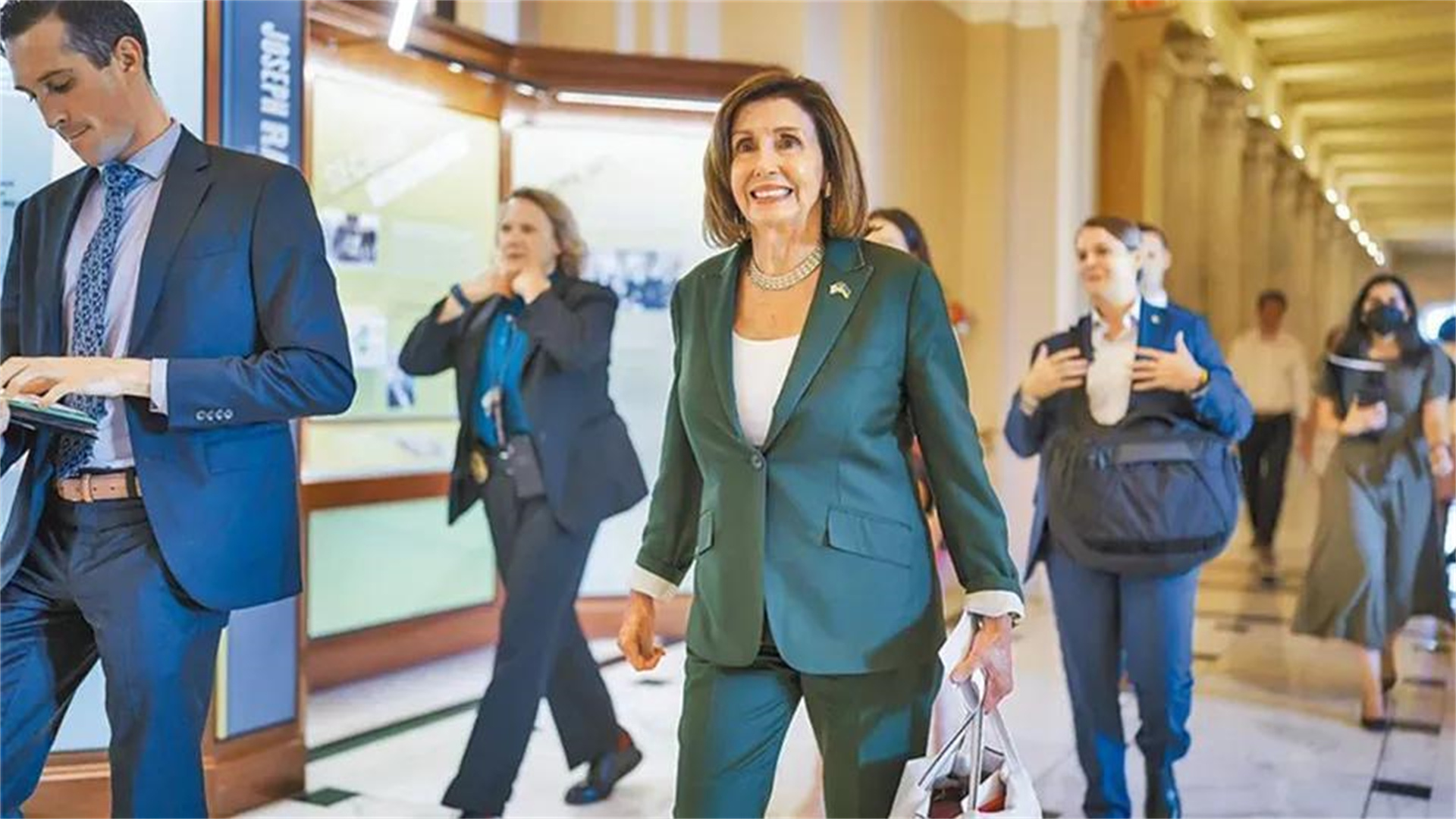 说到做到，对台制裁来了，大陆武统直取台岛斩首？统一再近一步