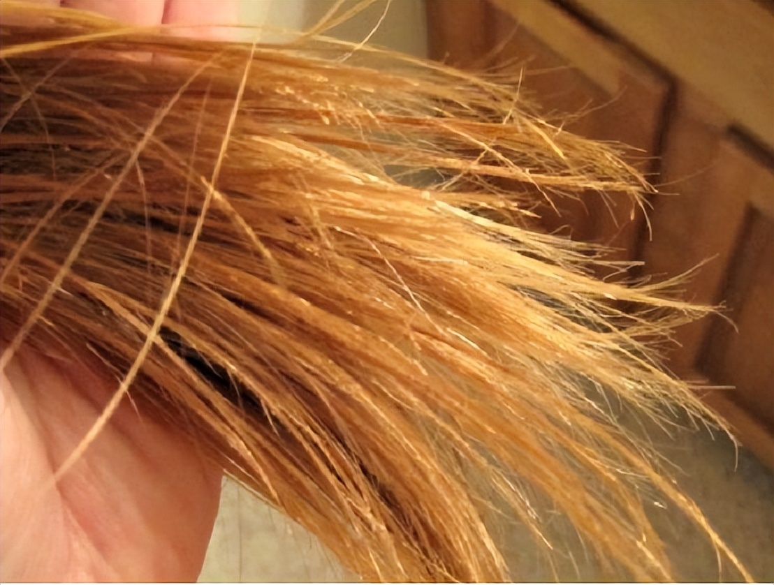 男生洗完头发自然干还是吹干,洗完头要吹干还是自然干