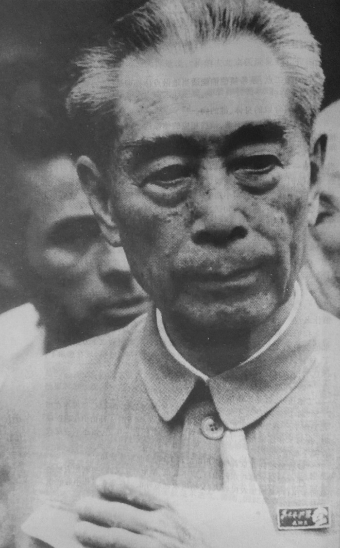 周总理去世后，*颖超邓**给侄子发电报：千万不要来京