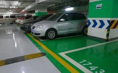 一个月工资决定你能开什么车,月收入多少才能开得起30万的车