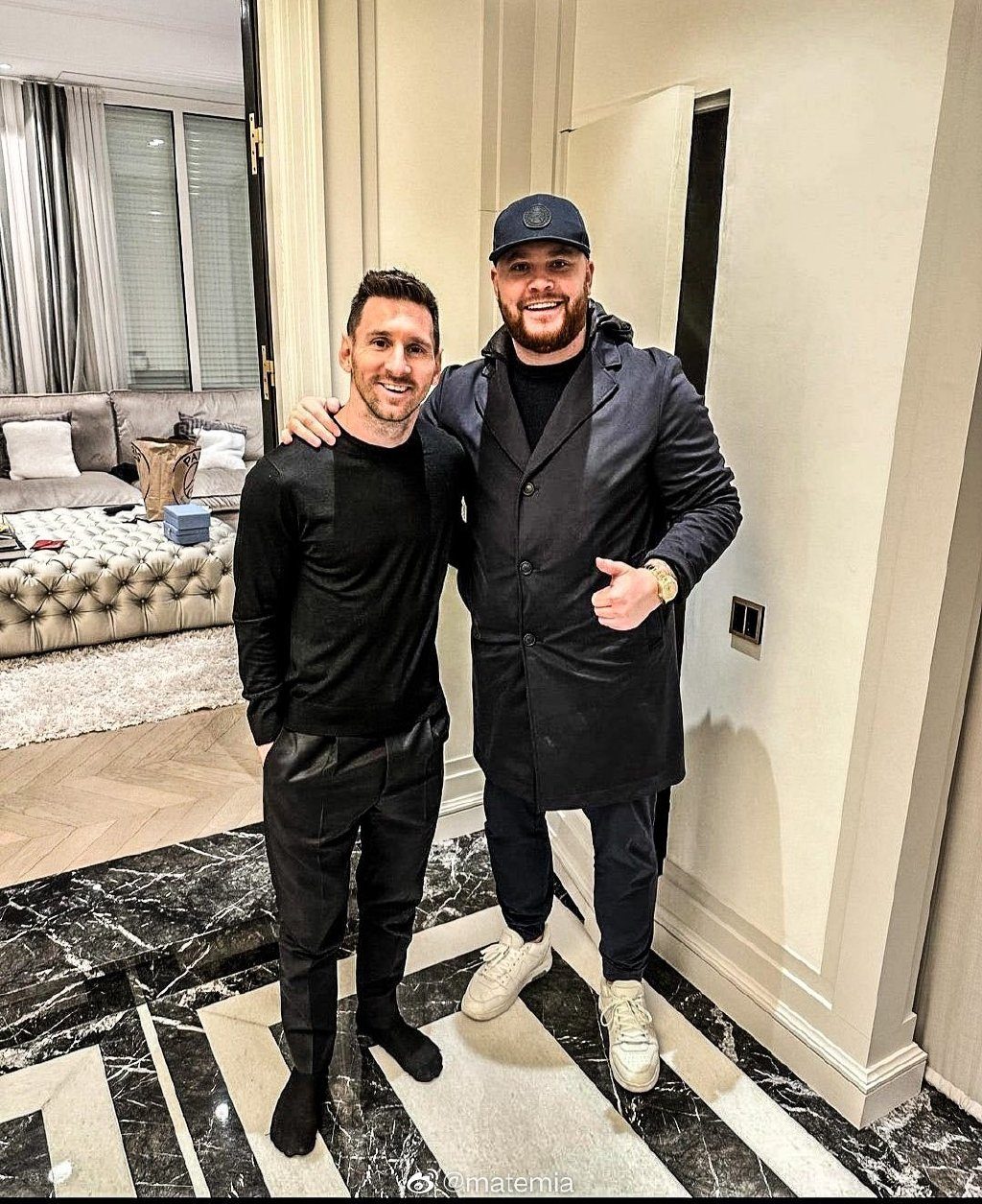 豪横!梅西145万定制35台黄金苹果手机,送阿根廷队友+工作人员