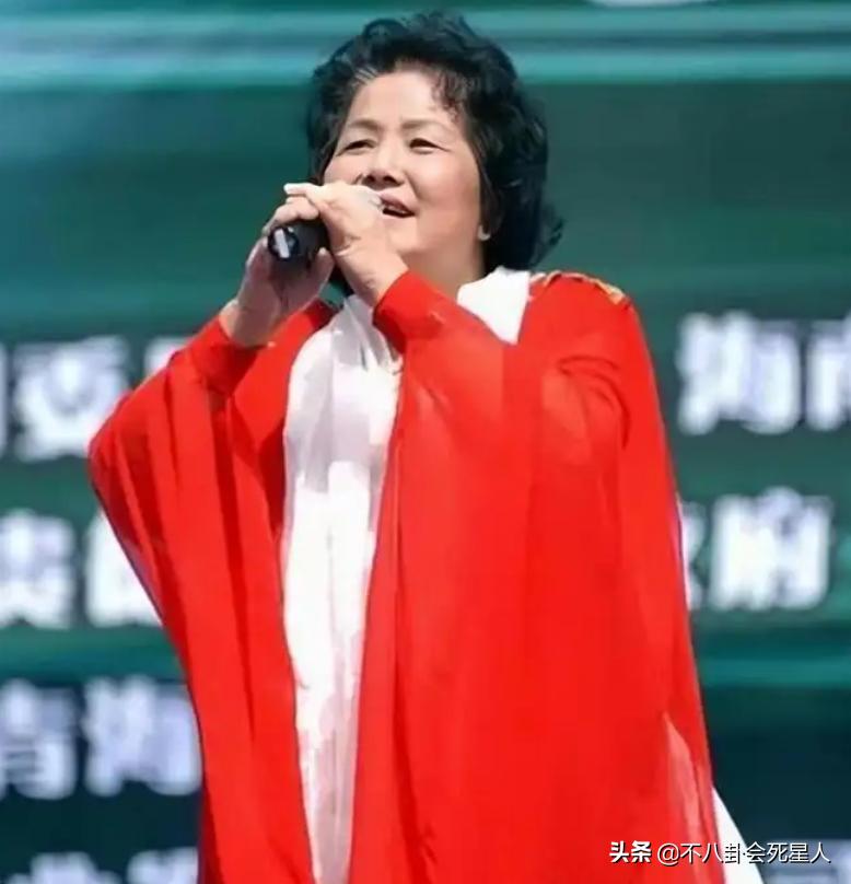 ​2022娱乐圈半年大事记：有4部爆款剧，火了3个明星，消失了一个人