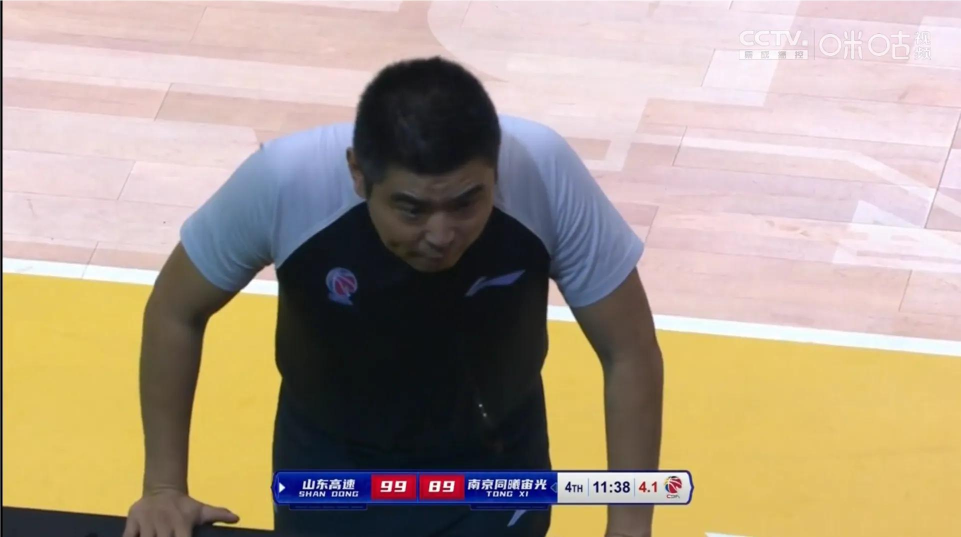 西热力江评价韩国裁判,西热力江回应让外援闭嘴