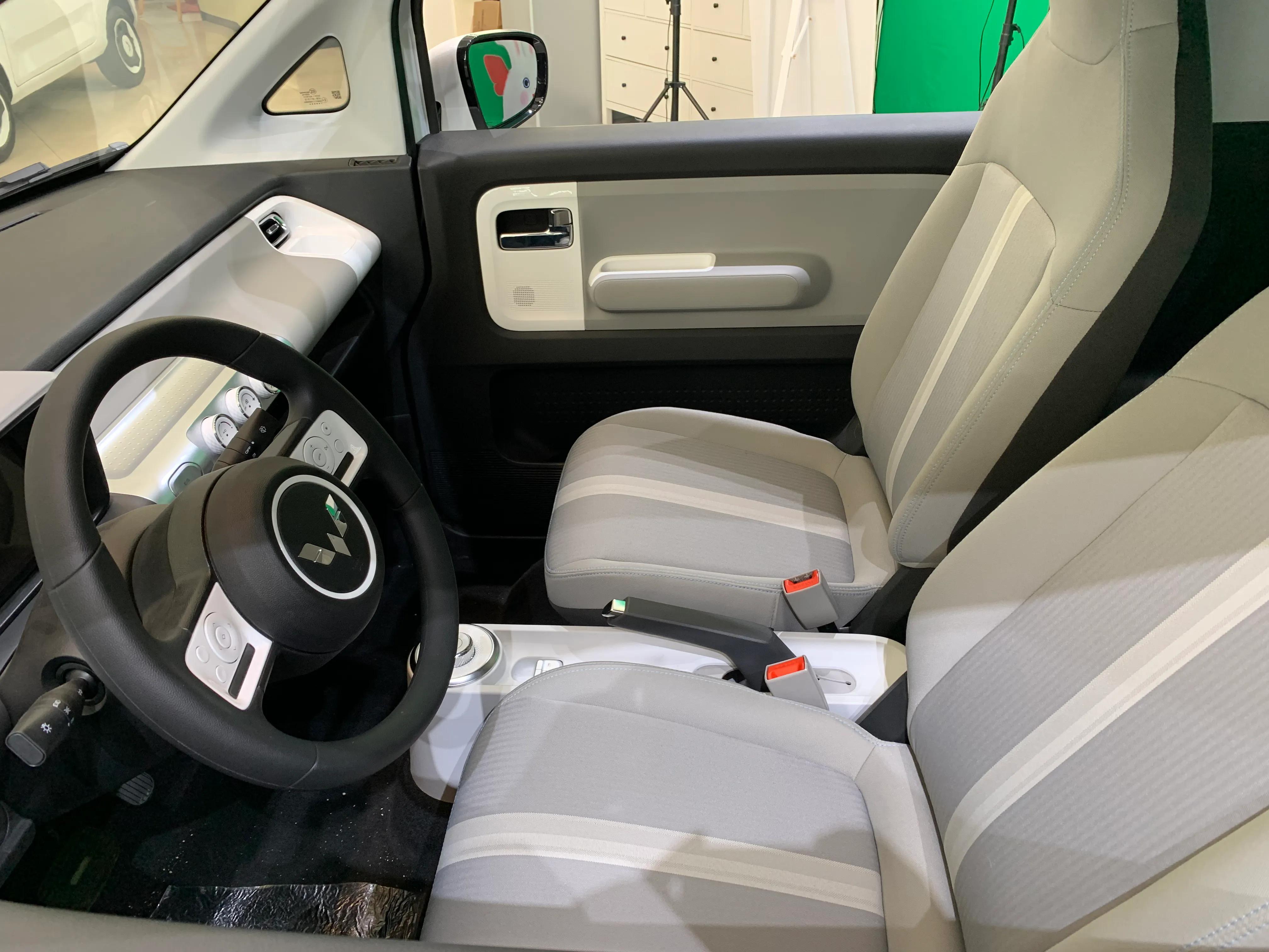 五菱星驰黑色suv,五菱星驰潮酷型黑武士