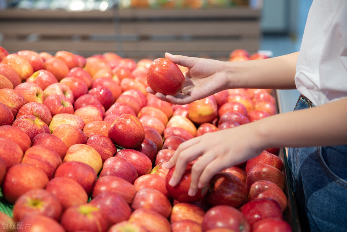 红富士苹果大的好还是小的好,富士苹果条红和片红区别