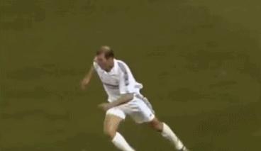 足球历史最强的牛尾巴过人,世界足坛十大独门绝技