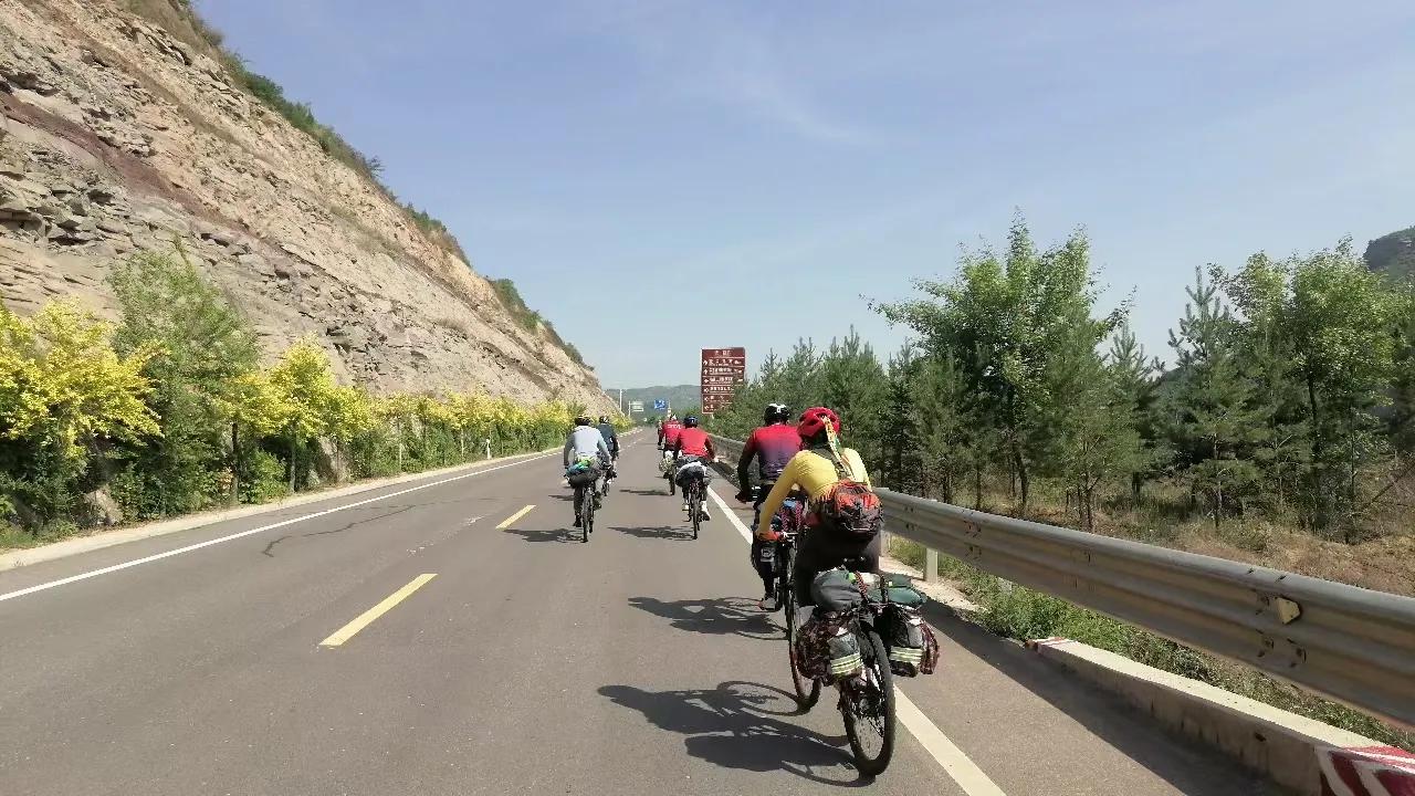 享受骑游带来的快乐,享受自由的骑行