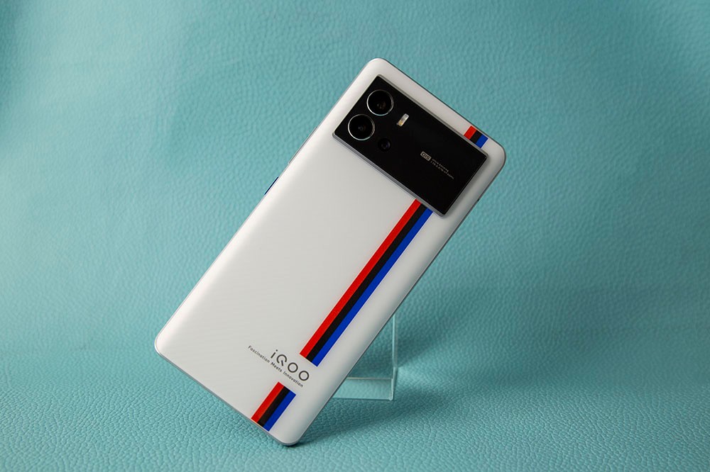 iqoo9pro顶配版游戏测评,iqoo9性能之王还稳吗