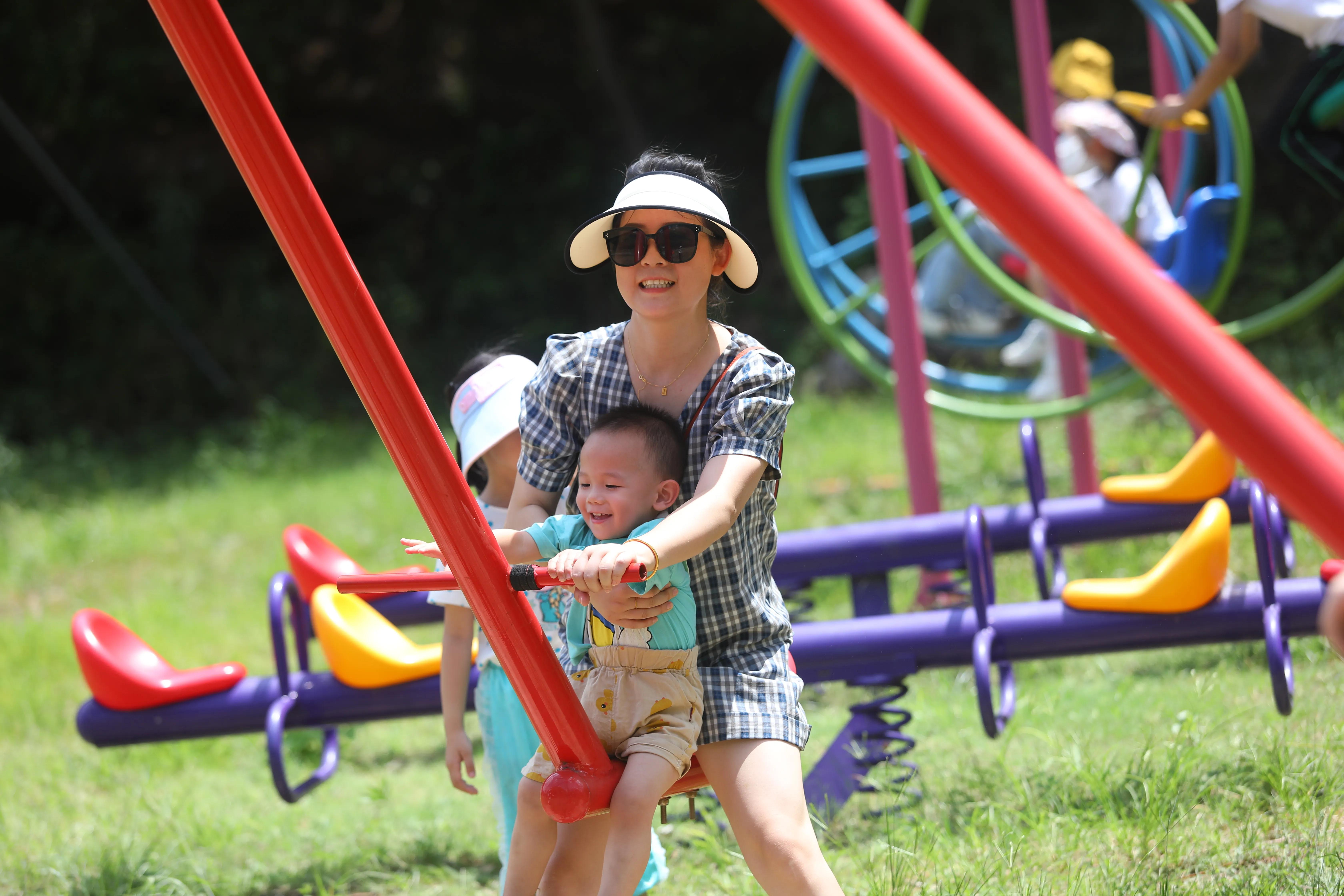 澶忔棩閲囨憳鏃呮父,澶忓ぉ閲囨憳娓哥帺