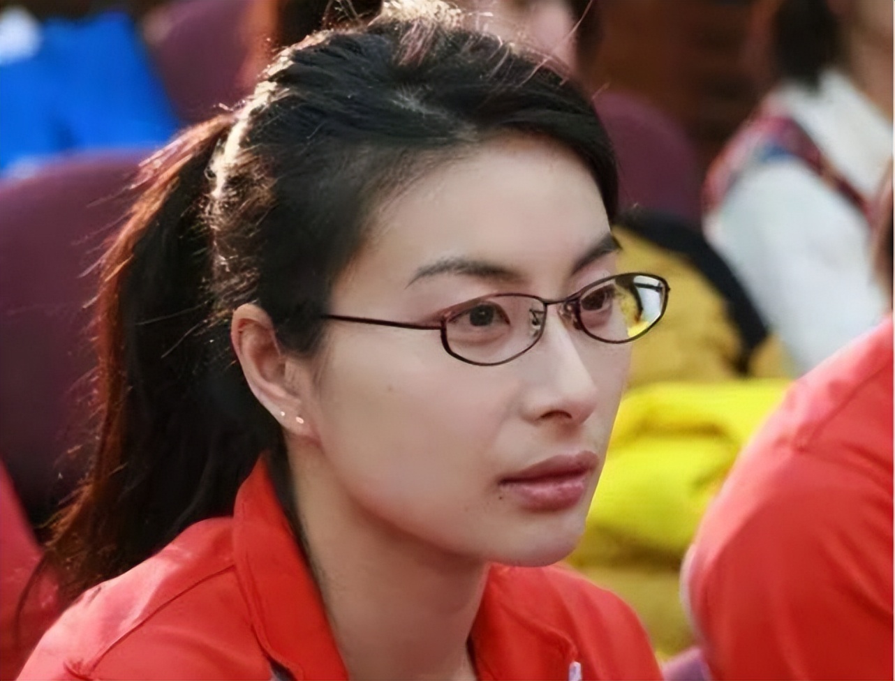 跳水运动员视网膜穿孔,视网膜脱落打气对眼睛伤害大吗