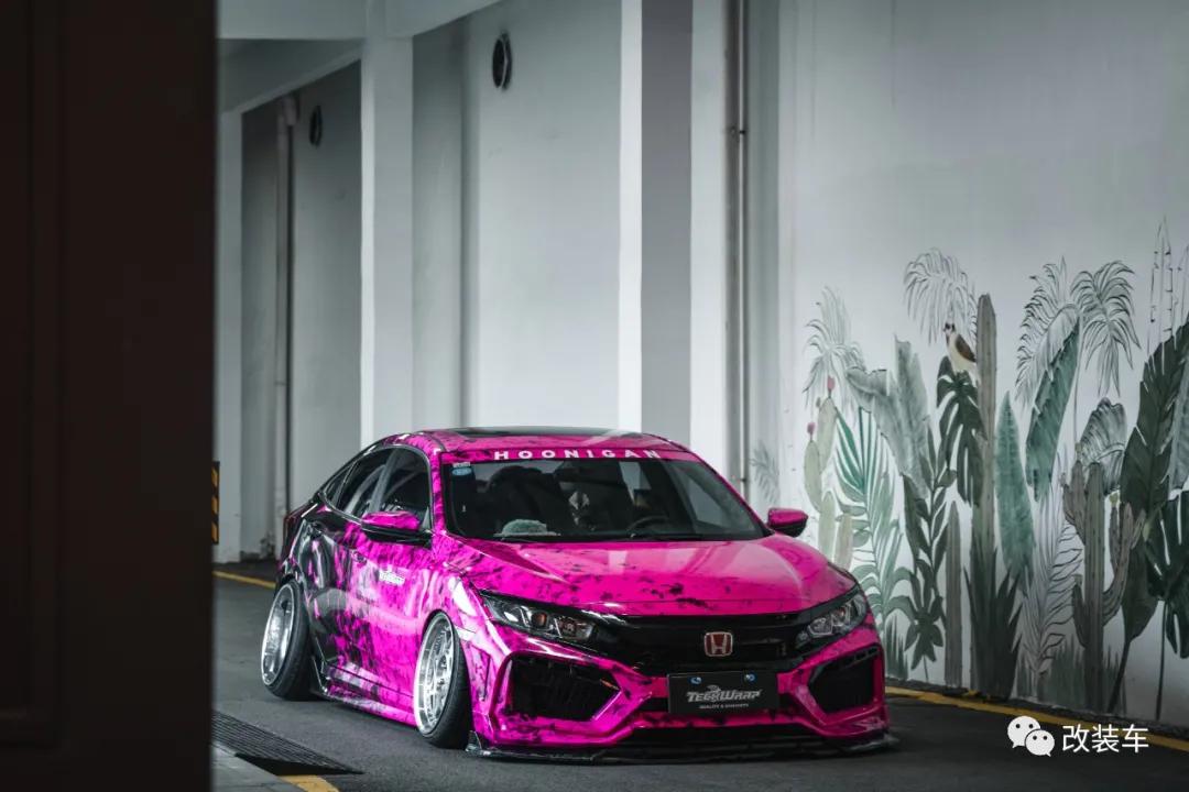 十代思域樱花粉低趴姿态,十代思域炫动蓝低趴姿态