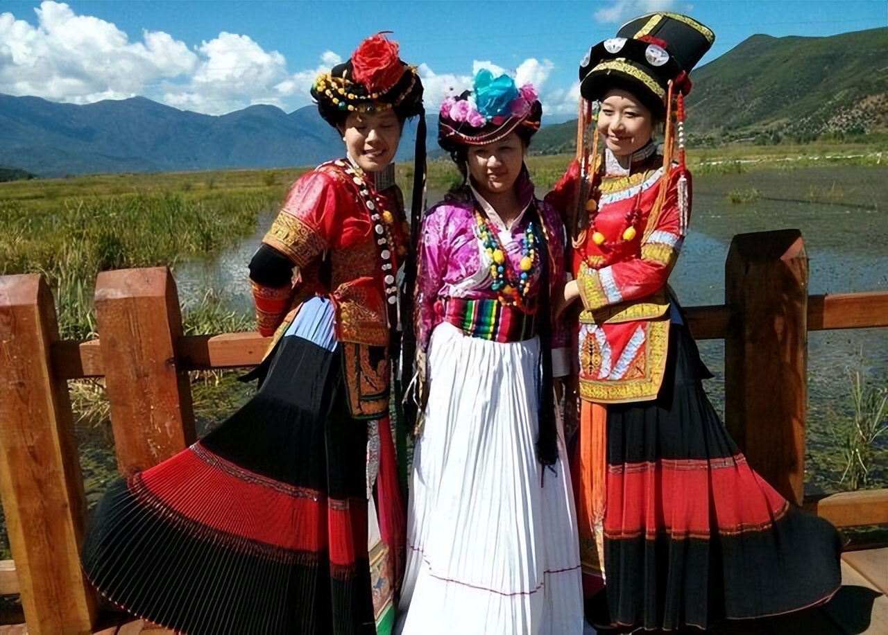 独特的纳西族摩梭人：全村人“不嫁不娶”，走婚习俗实现自由繁衍