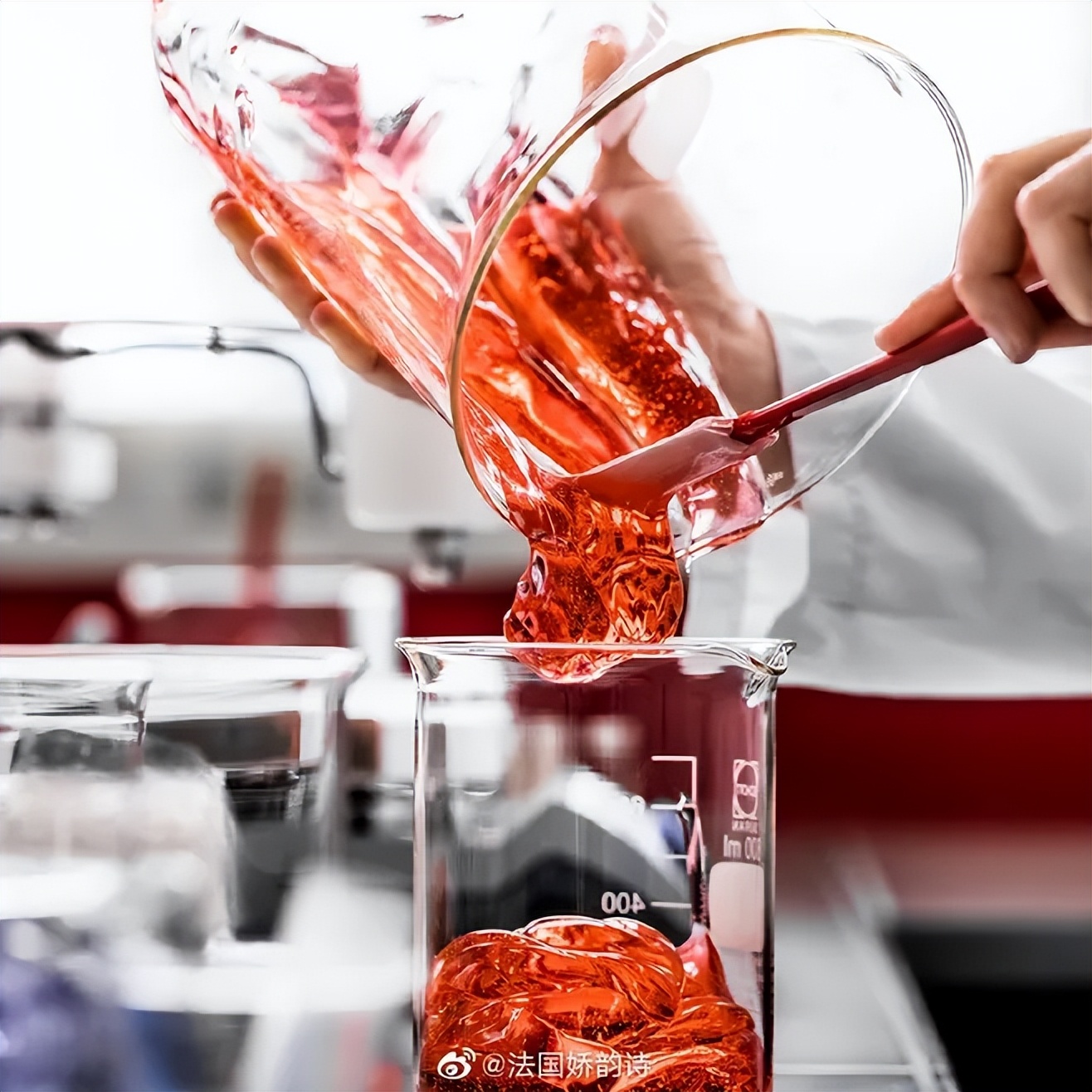 开架化妆品好用吗,化妆品开架和专柜区别