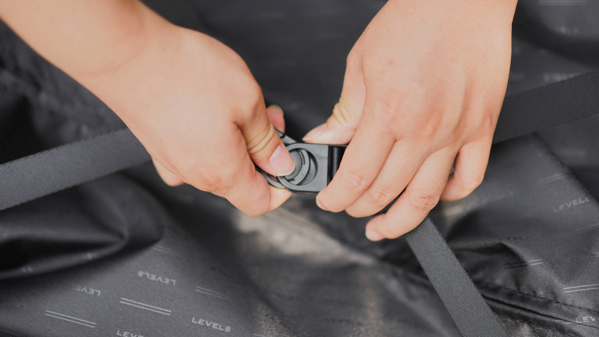 带上它，随处都是家—地平线8号城市脉搏拉杆箱