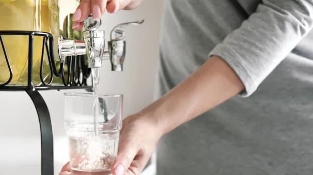 内嵌式壁挂饮水机的弊端,家用饮水机有什么弊端