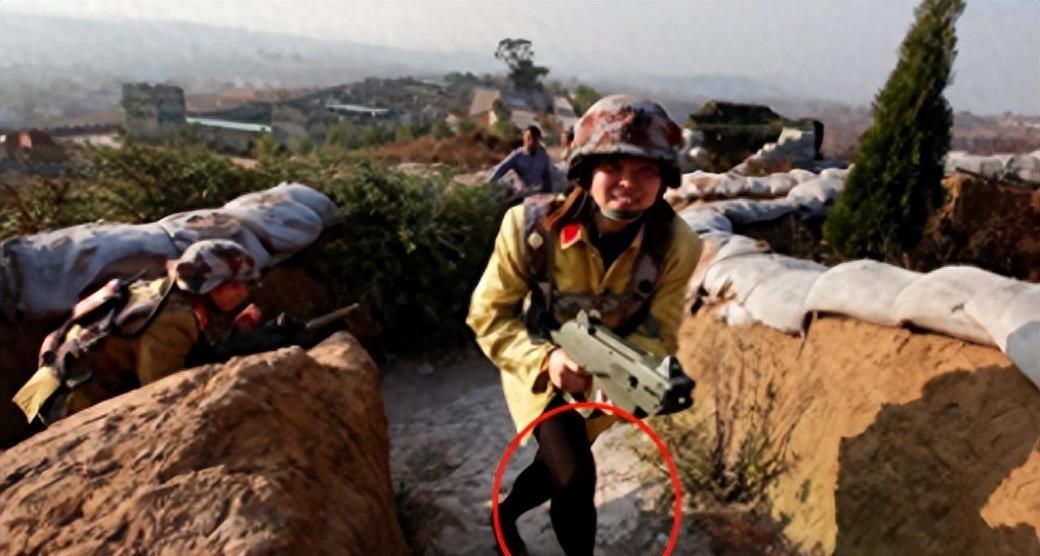 狂野诱惑！超辣女王舔刀瞬间！