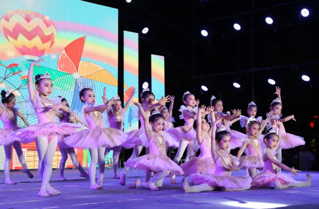 绛戞ⅵ鍚戞湭鏉ヤ富棰樺辜鍎垮洯鍏竴,绛戞ⅵ鍚戞湭鏉ュ辜鍎垮洯澶х彮鍏竴鑺傜洰