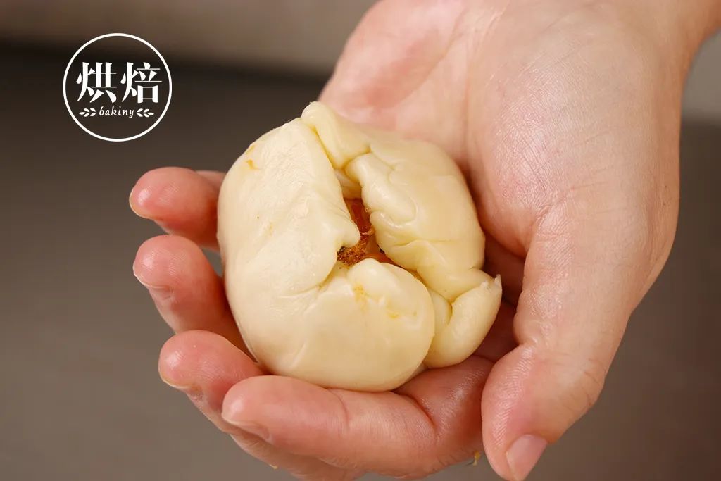 15块一个的蛋黄酥,平价好吃蛋黄酥