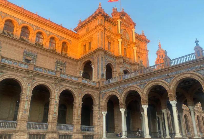 西班牙的建筑物是什么,西班牙的建筑艺术令人赞叹