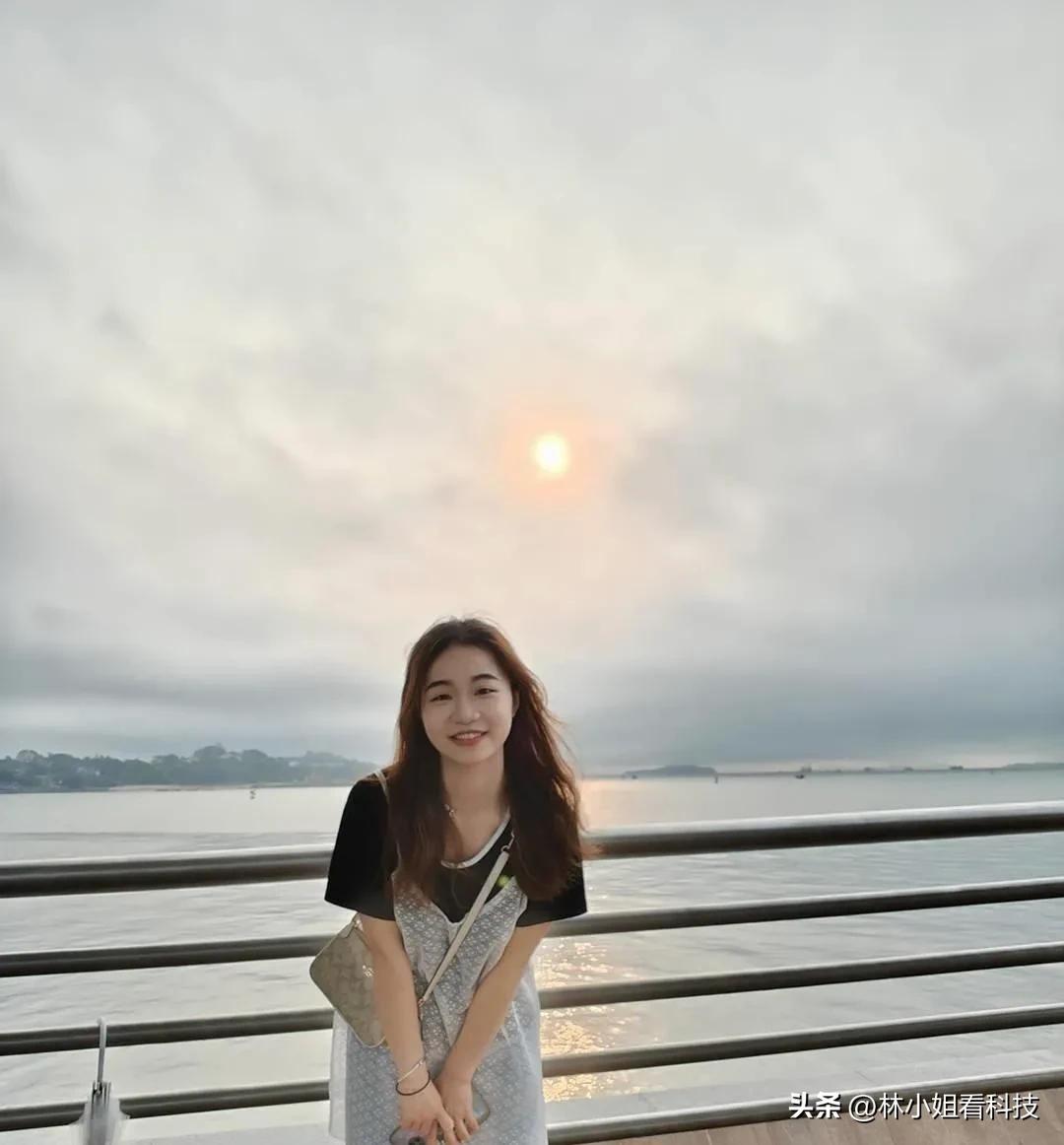 女生失业后摆摊一天只卖5块钱,失业女生摆摊一天卖5块崩溃