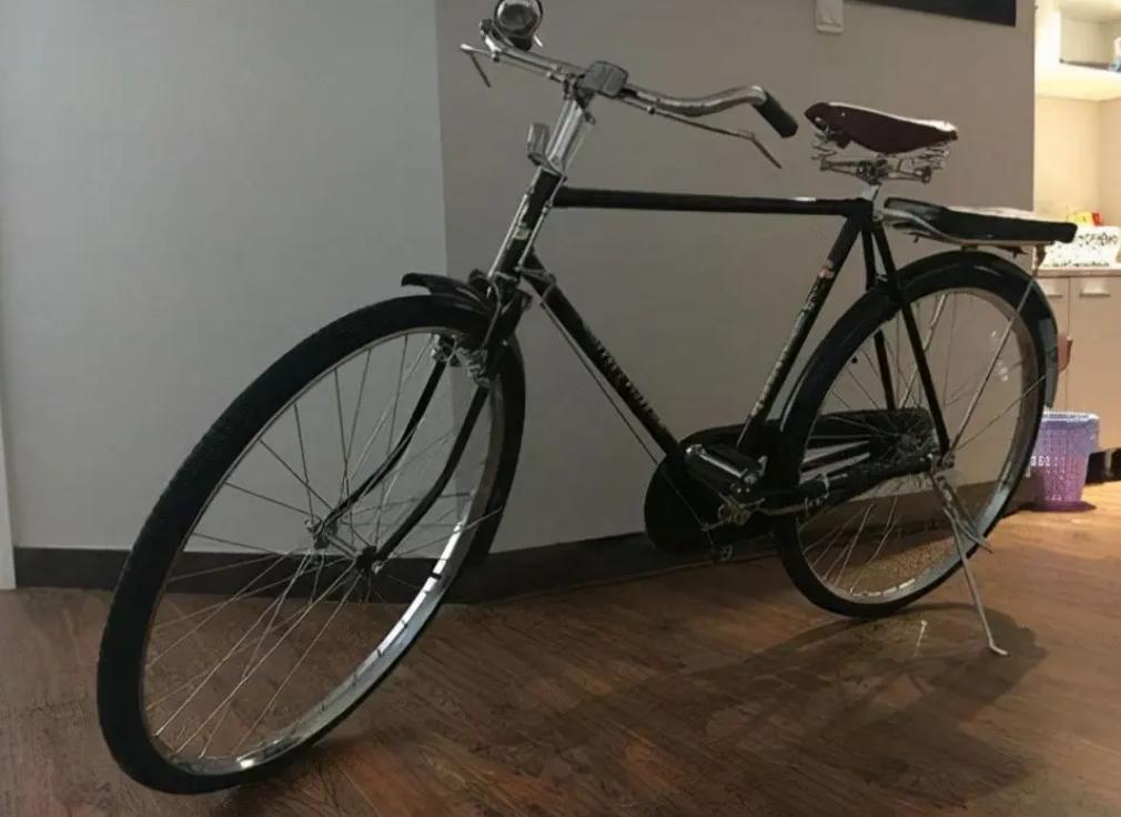 80年凤凰牌自行车款式,当年的凤凰牌自行车有那么牛吗