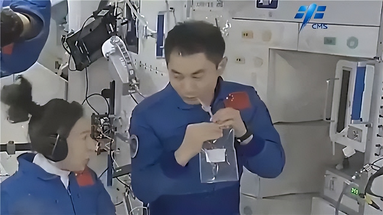 月球原来有水吗,人类月球日怎么玩