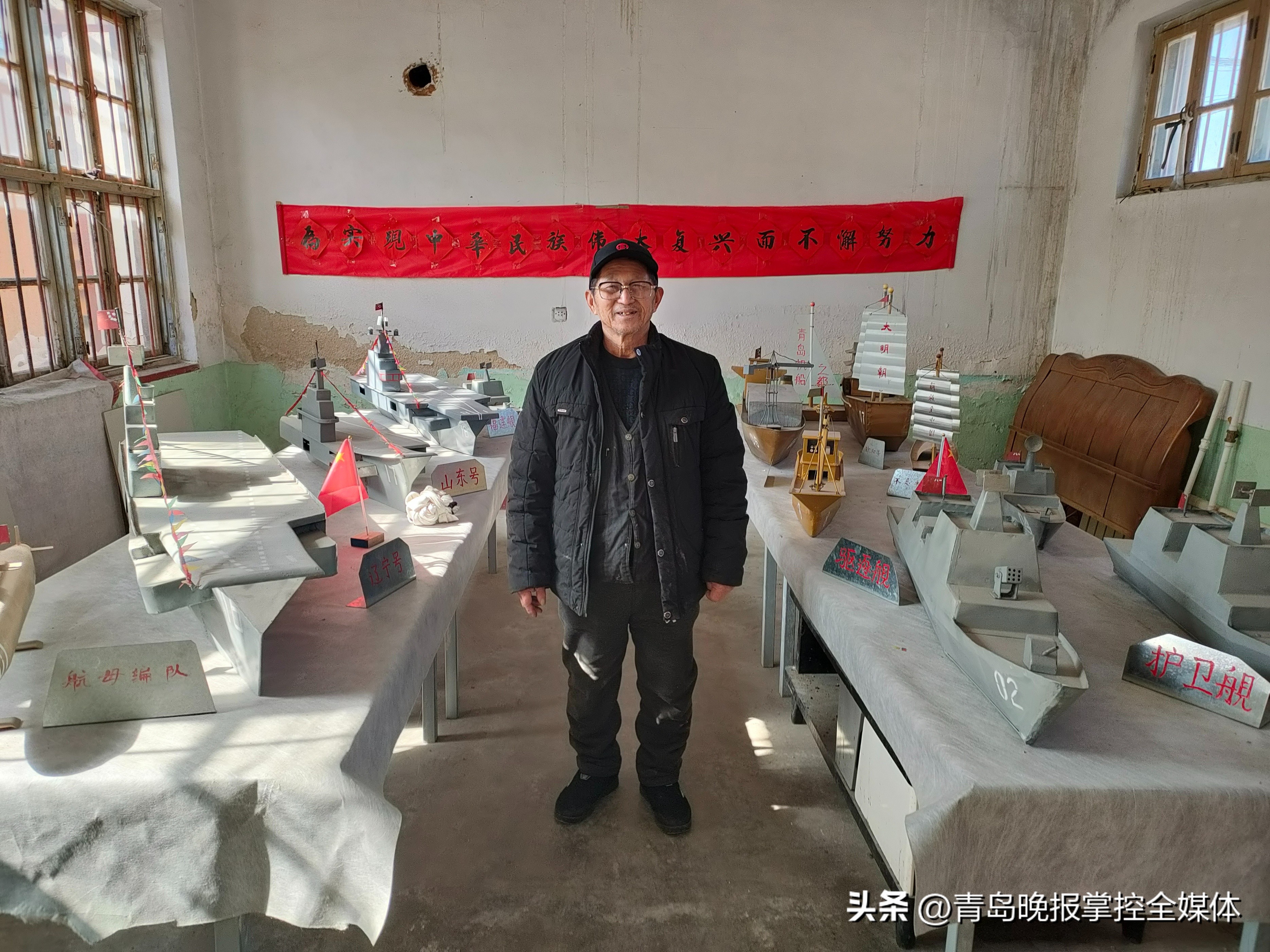 硬核“铁匠爷爷”5年造出百件军模