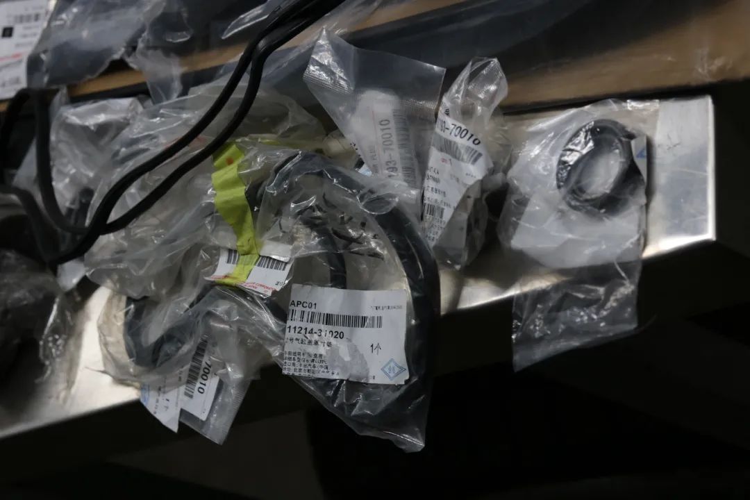 翻新车十二代皇冠修复全过程,12代皇冠25万公里要更换什么