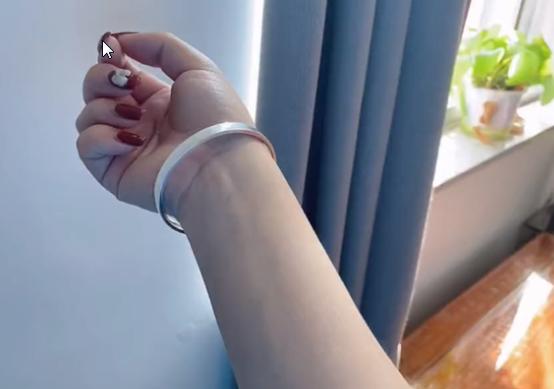 钢铁直男给女友买礼物,钢铁直男应该送女友什么礼物