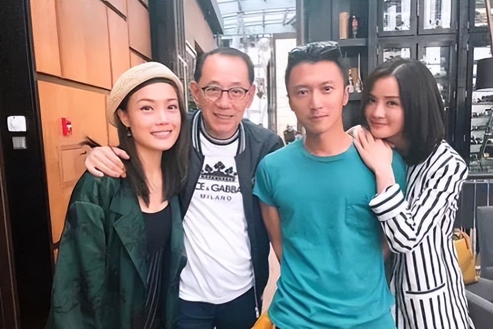 她是英皇在内地一姐,靠成龙力捧出演《神话》,礼服事件备受争议