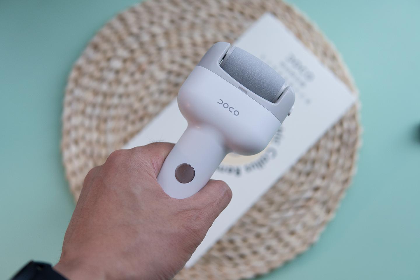 有了它终于不用当抠脚大汉了——DOCO电动修足器