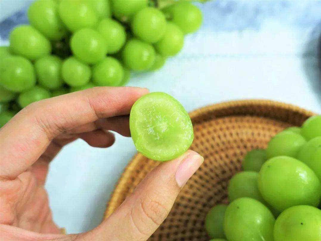 日本葡萄价格多少一斤,日本葡萄八块钱一个