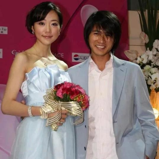 从“套好安全带，带好安全套”看韩寒