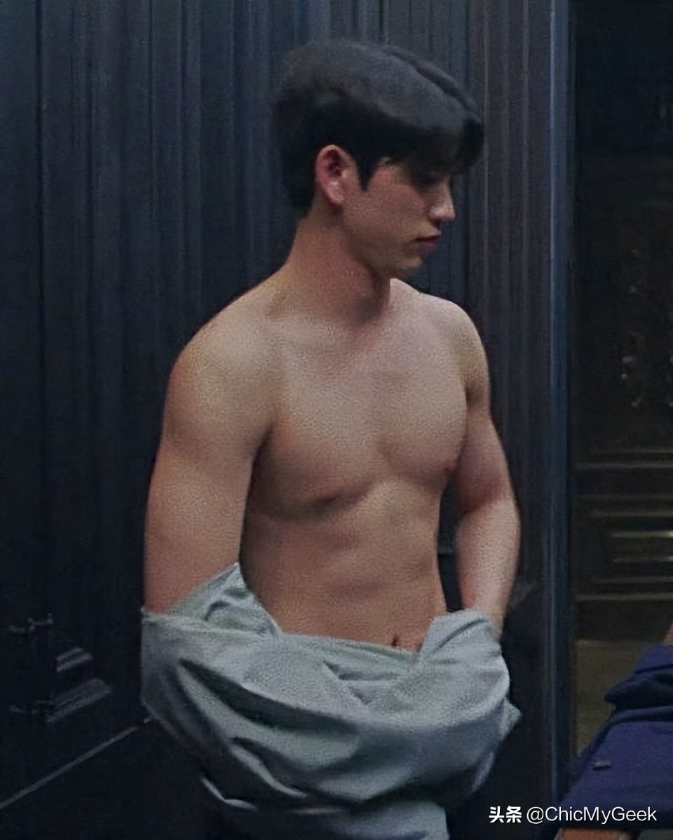 最近韩剧火热的腹肌男主角,韩剧男星腹肌