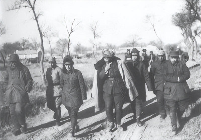 抗美援朝前，中国*队军**就成建制去了朝鲜，这是怎么回事？