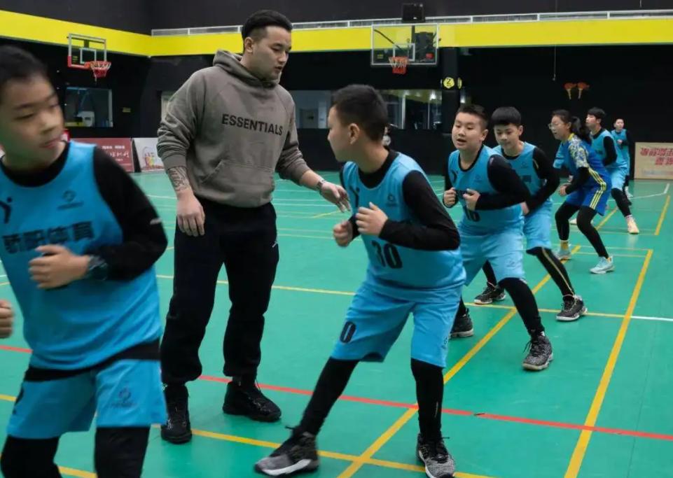 最美学生课间操,新疆学校民族特色课间操