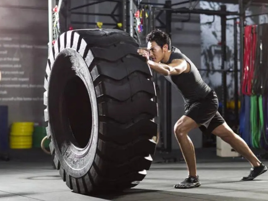 哑铃腰腹力量训练,腰腹力量怎么训练