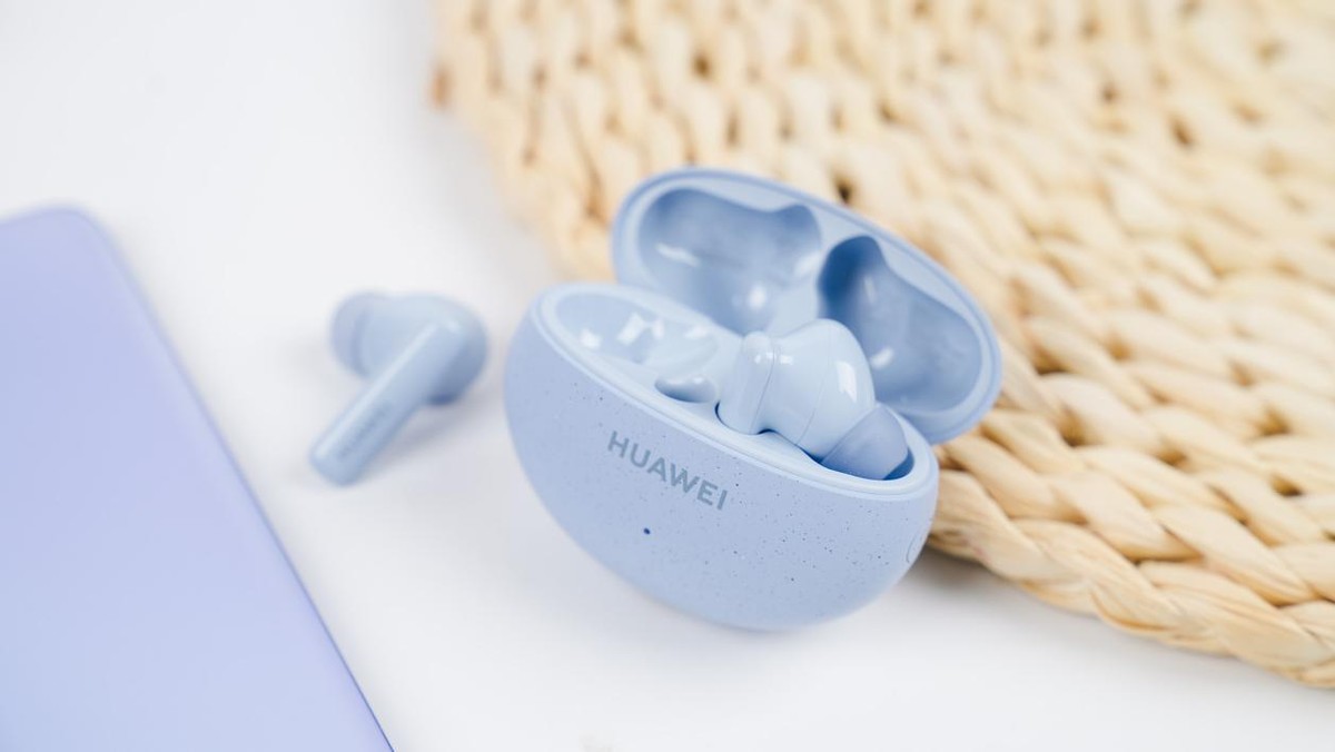 华为耳机freebudspro和freebuds4,华为freebuds5i陶瓷白