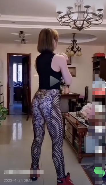 废了…暴露自己隐私乐此不疲，窥探隐私竟成了流量密码