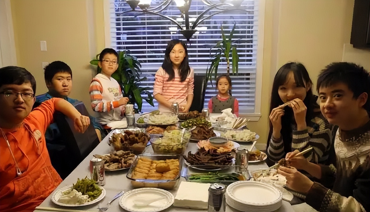 女孩初次例假在多大年龄,女孩初次月经是几岁