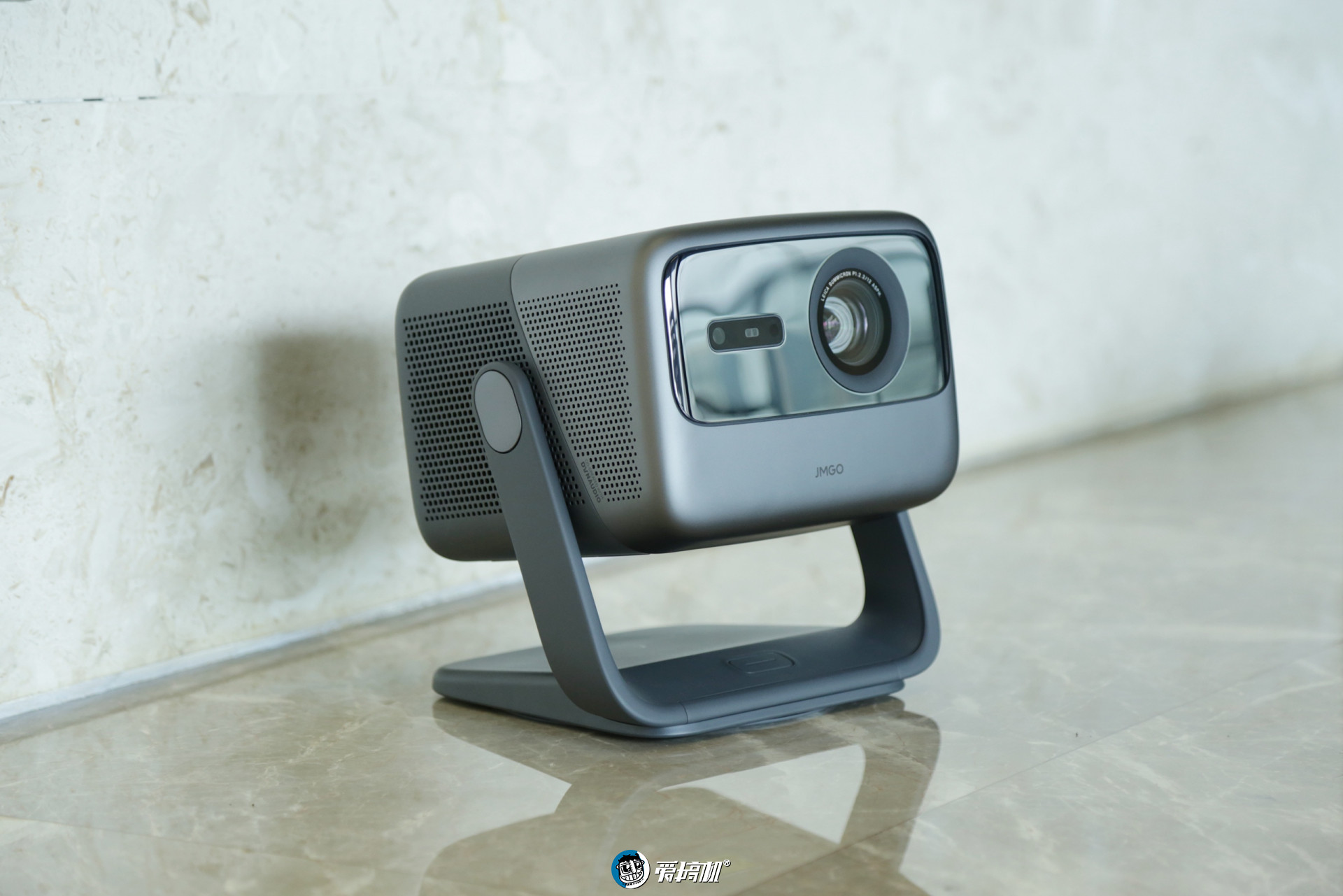 8999元的国产之巅，坚果N1Ultra三色激光云台投影体验