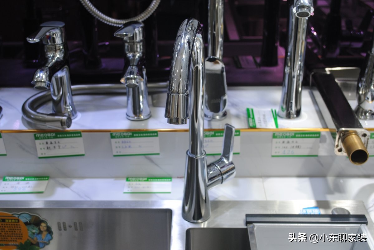 家庭装修材料成本节省,装修花钱最少又大气的用什么材料