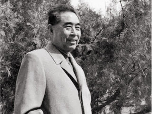 1934年长征前，陈毅找到*德朱**：我还要指挥作战，请不要把我留下