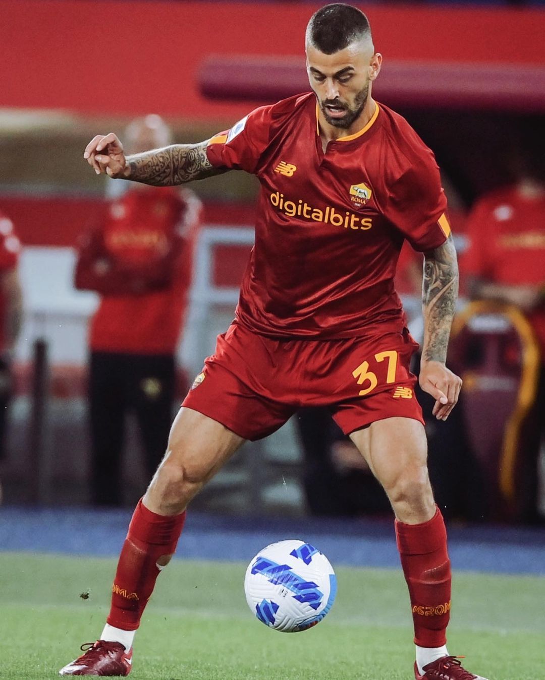 “伟意左”是左脚还是右脚，穆里尼奥开始新尝试，期待欧会杯决赛