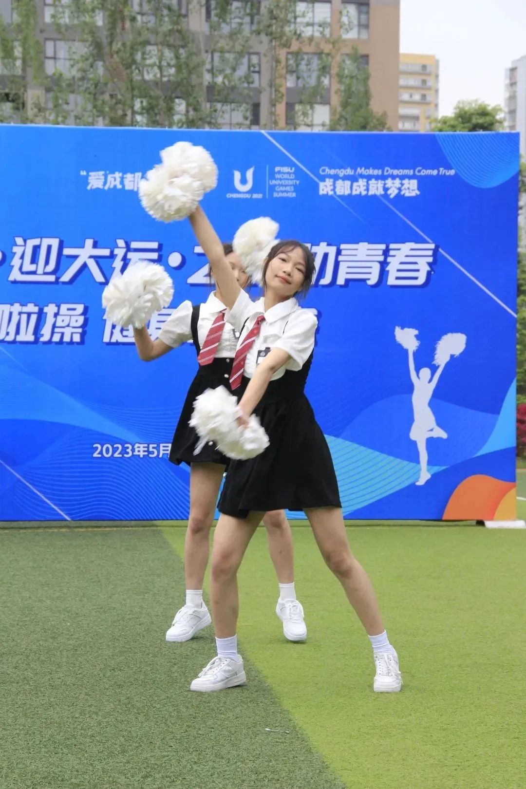 啦啦操燃爆比赛,成都花球啦啦操